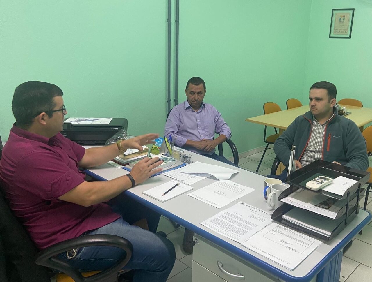 Reunião entre vereadores e SMA debateu cavalos soltos