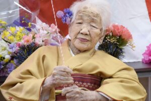 Mulher mais velha do mundo morre aos 119 anos