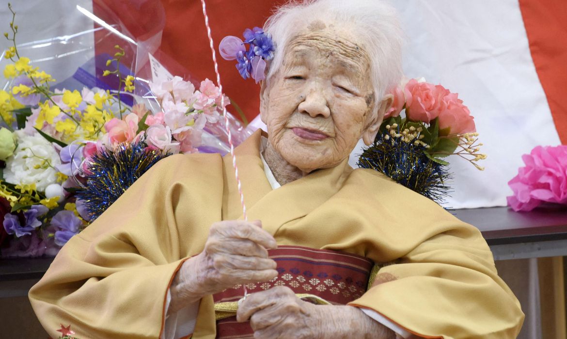 Mulher mais velha do mundo morre aos 119 anos