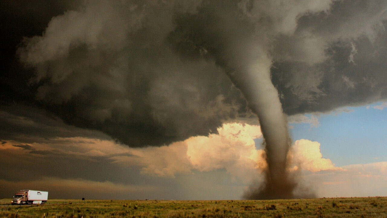 Saiba qual a diferença entre ciclone, tornado, furacão e tufão