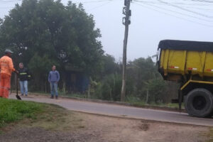 DAER realiza operação tapa-buracos na ERS-350, entre Camaquã e Arambaré