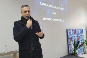 Palestrante da reunião almoço, Ciro Vives falou sobre inovação na gestão
