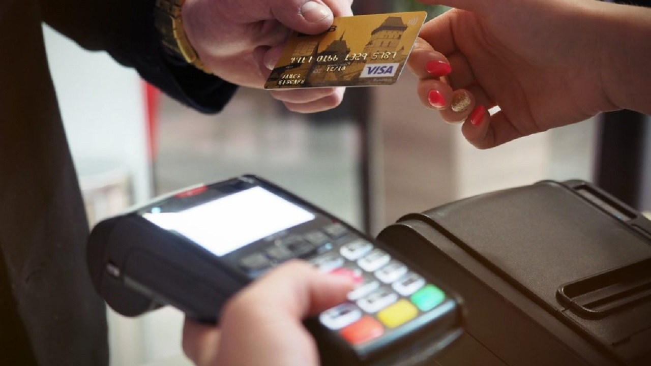 Banco Central estabelece limite de cobrança de taxas nas máquinas de cartão