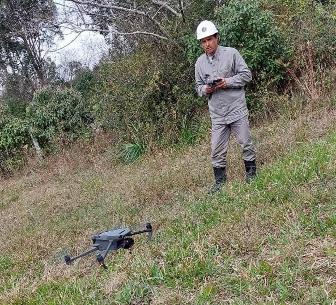 CEEE Equatorial forma 13 pilotos de drones para inspeções de linhas de energia (1)