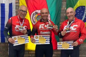 Trio camaquense concluiu campeonato de ciclismo no Uruguai