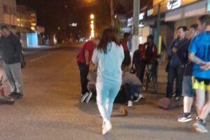 Acidente entre carro e motocicleta deixa ferida no Centro de Camaquã (2)