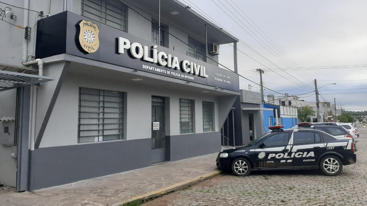 Polícia Civil prende traficante foragido no bairro Getúlio Vargas, em Camaquã