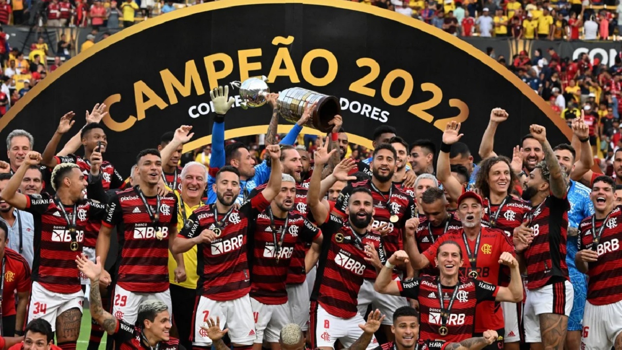 Gabigol decide e Flamengo conquista o tricampeonato da Libertadores