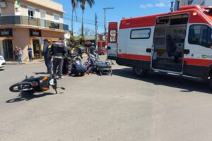 Casal foge após colidir contra motocicleta no Centro em Camaquã