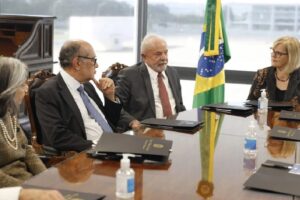 Lula se reúne com ministros do STF após eleição e articula transição de Governo