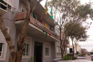 Liminar suspende o pagamento do reajuste de 33% do piso do Magistério em Camaquã