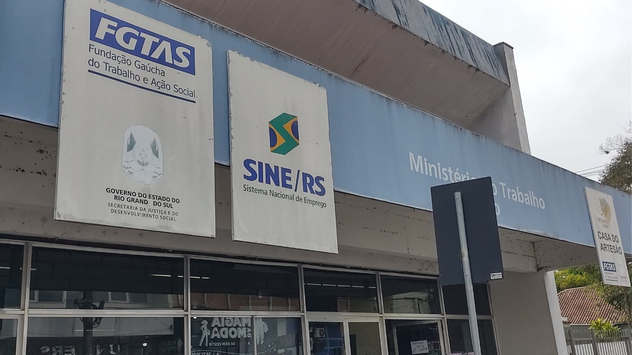 Agência do Sine/FGTAS atualiza painel de vagas disponíveis para Camaquã