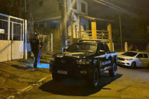 Bandidos invadem casa e matam mulher em Porto Alegre