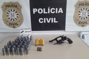 Polícia Civil apreende arma e munições em Cristal