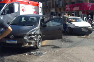Motorista fica ferida em acidente no centro de Camaquã